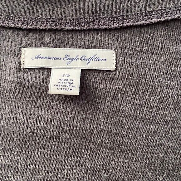 American Eagle Embellished Scoop Neck Tee Gray Beaded Studded Top Women’s Small - Picture 3 of 5